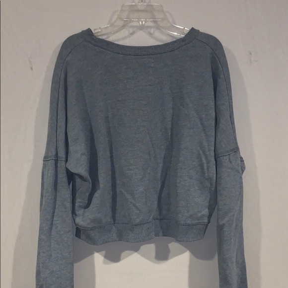 Hollister crop sweatshirt - Picture 2 of 3
